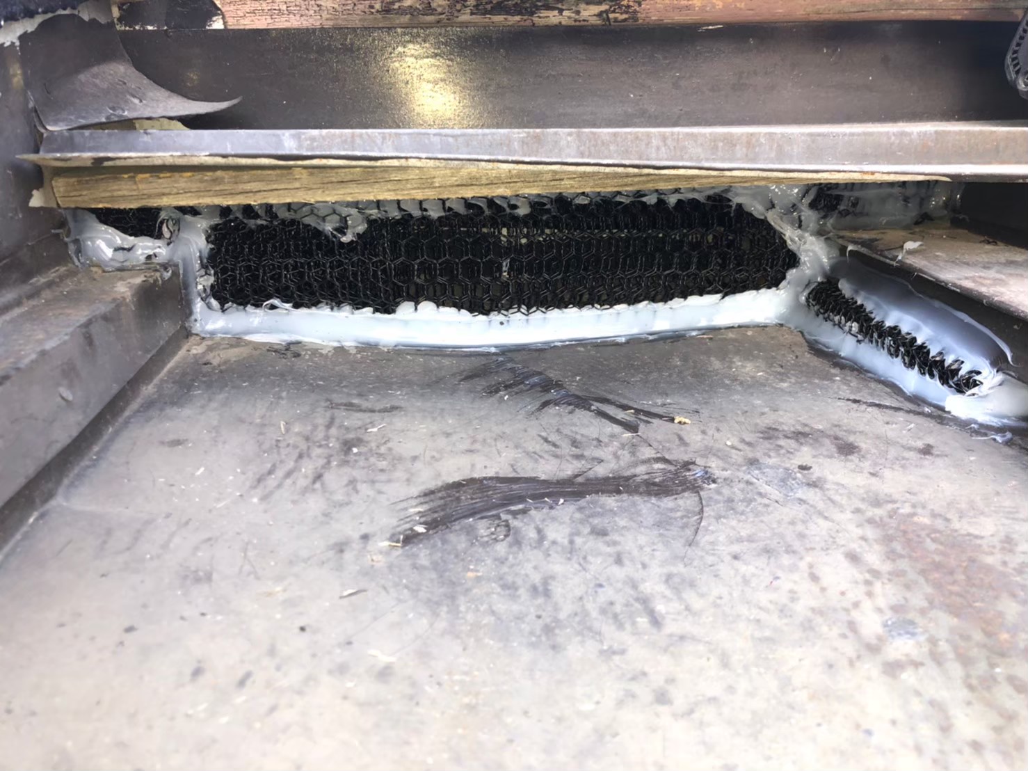 イタチによる被害　D様邸　駆除実績