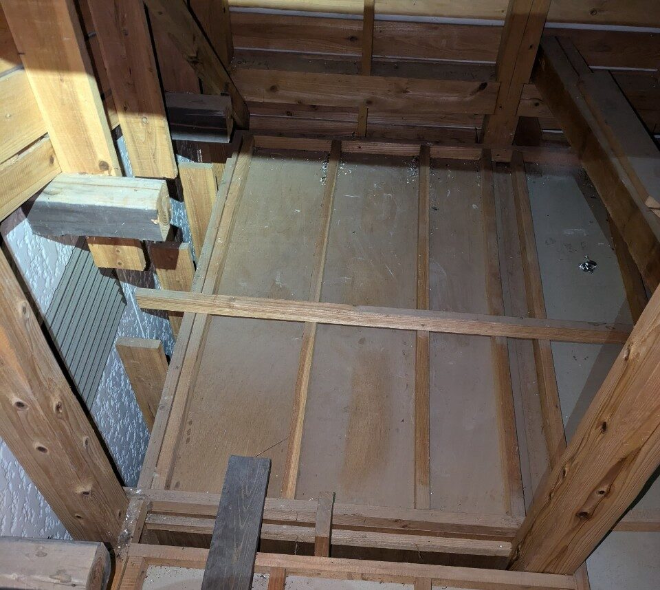 福岡県糸島市　イタチによる被害　W様邸　駆除実績