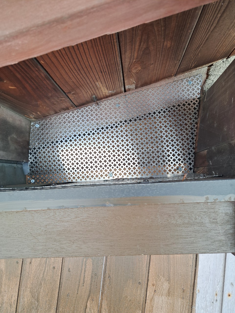 福岡県筑紫野市　イタチによる被害　S様邸　駆除実績