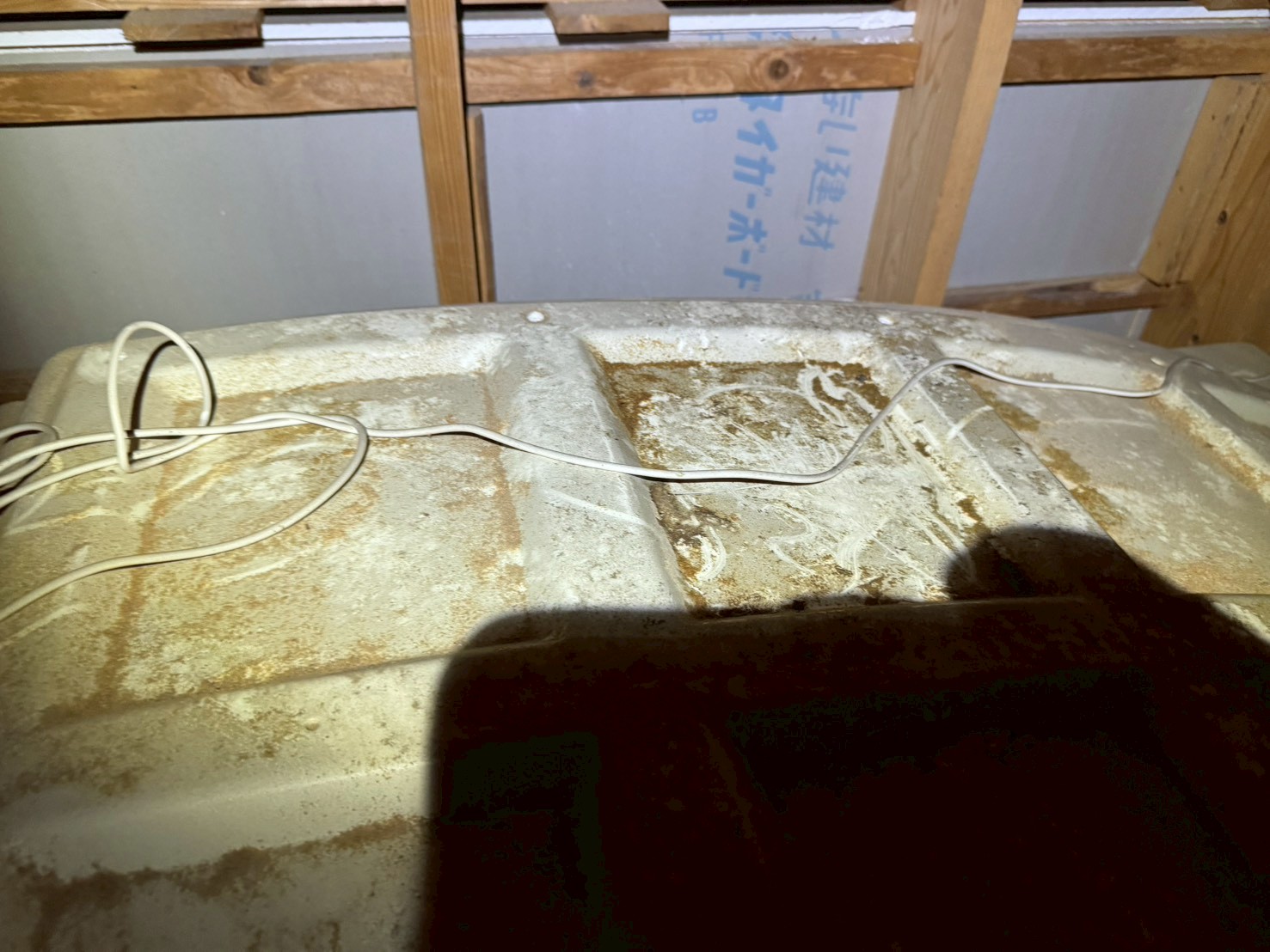 福岡県糟屋郡篠栗町　イタチによる被害　H様邸　駆除実績