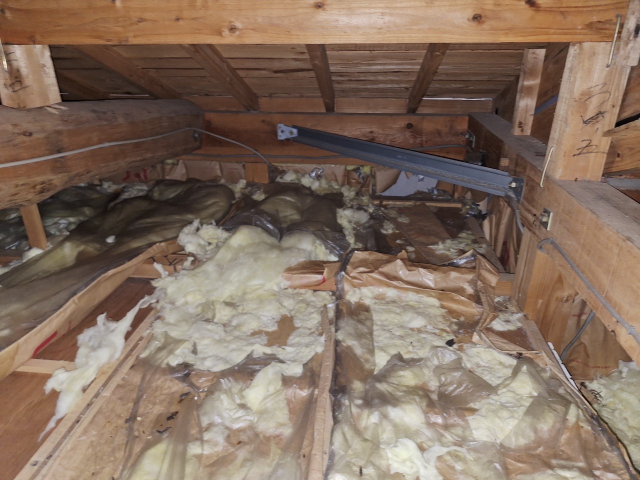 福岡県糟屋郡篠栗町　イタチによる被害　O様邸　駆除実績