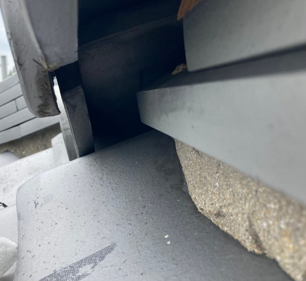 イタチによる被害　U様邸　駆除実績