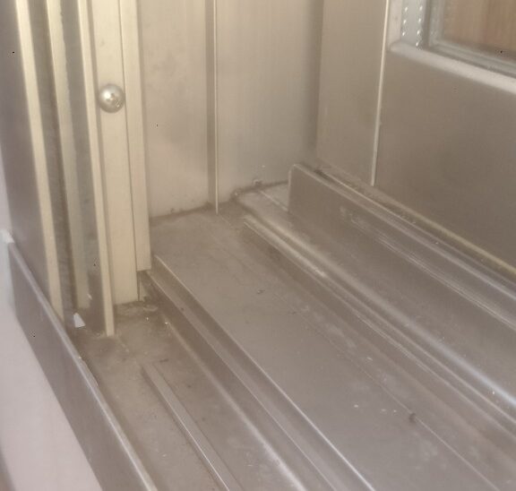 福岡県直方市　コウモリによる被害　U様邸　駆除実績
