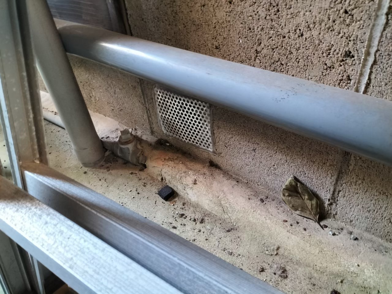 長崎県東彼杵郡波佐見町　ネズミによる被害　W様邸　駆除実績