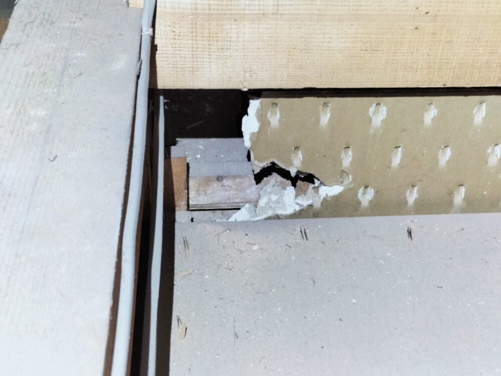 福岡県小郡市　ネズミによる被害　T様邸　駆除実績